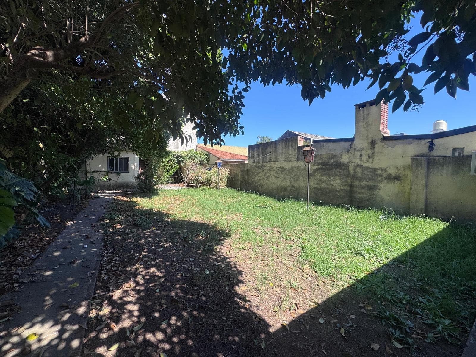 House for Sale in Need of Renovation - Vicente López