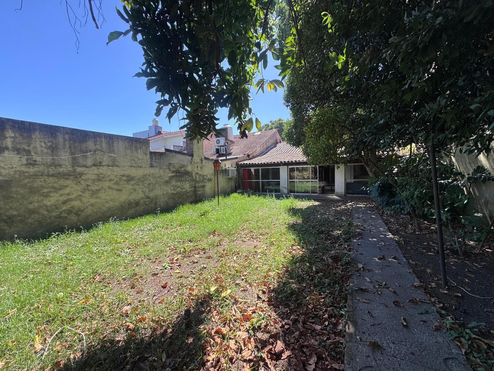 House for Sale in Need of Renovation - Vicente López