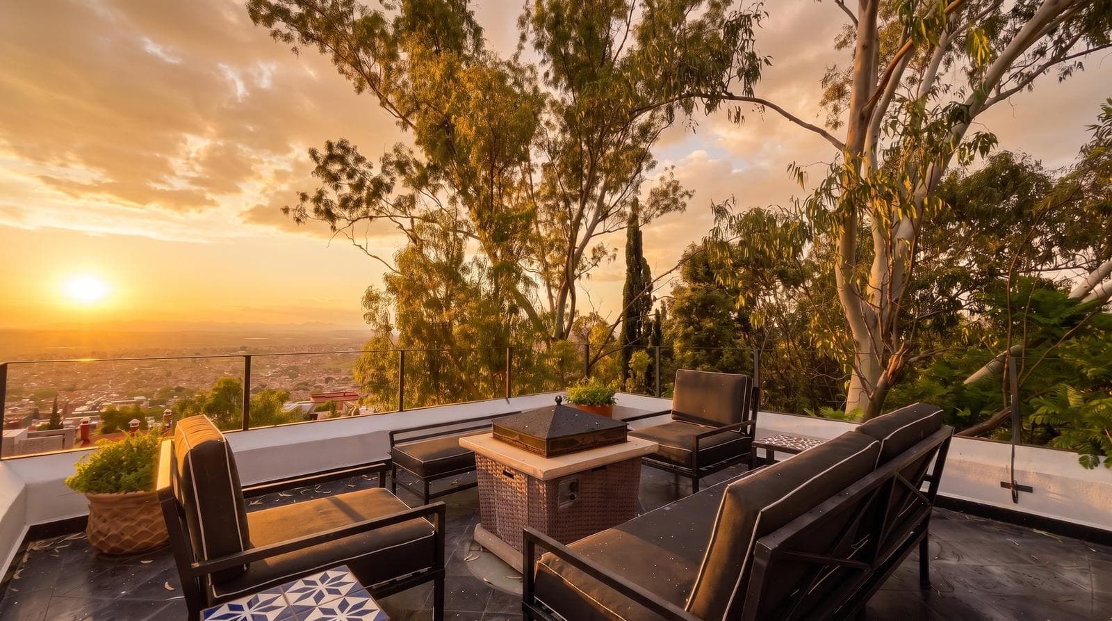 Luxury House for Rent: 4 Bedrooms | 4.5 Bathrooms | Pool | Views of the Parish