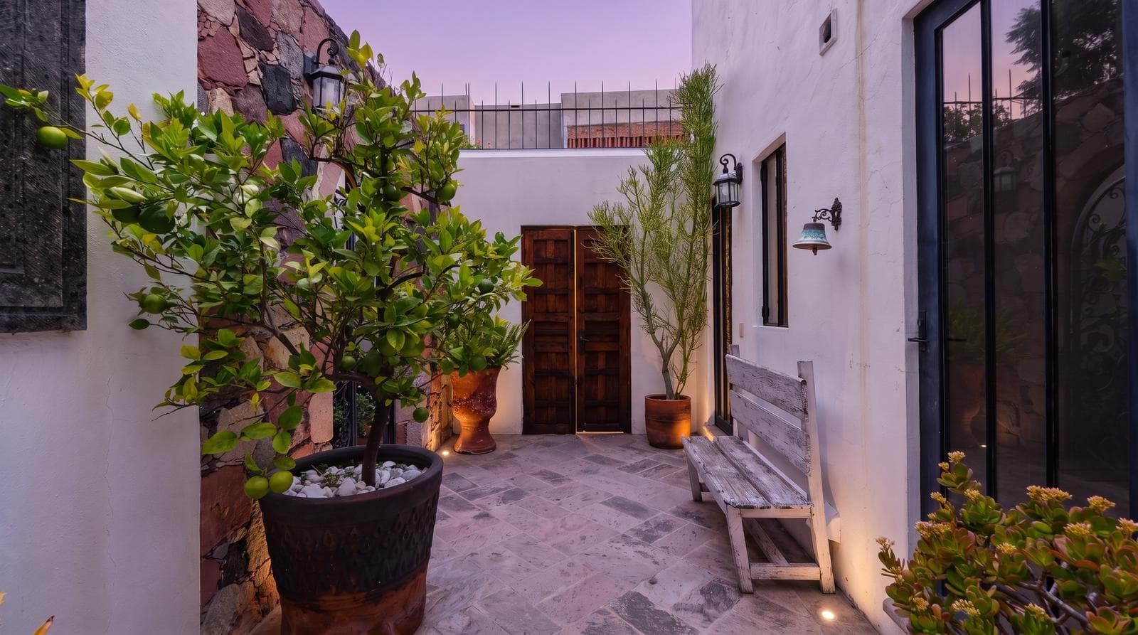 Luxury House for Rent: 4 Bedrooms | 4.5 Bathrooms | Pool | Views of the Parish