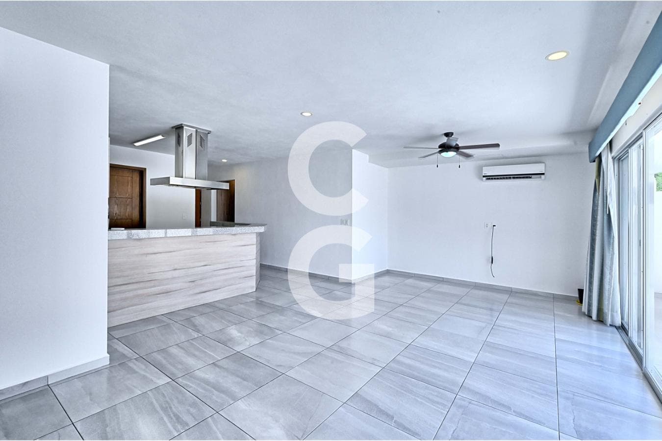 Apartment for Sale and Rent in Cancún's Cumbres Taina Neighborhood with a Spacious Terrace