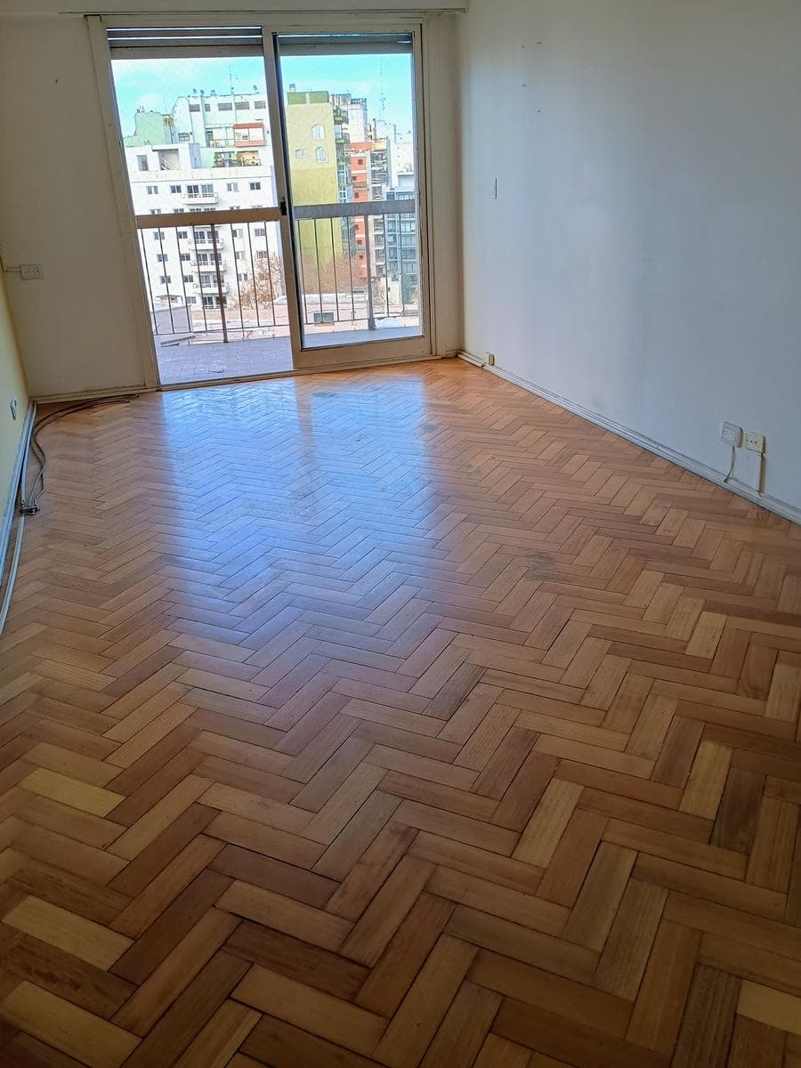 3-Bedroom Apartment for Sale with a Balcony in San Telmo