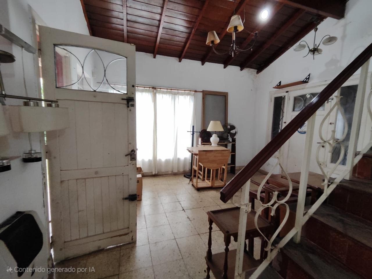 5-room house for sale, Victoria—needs renovation