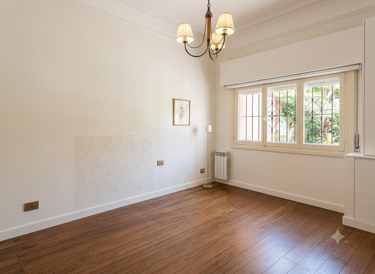 5-room house for sale, Victoria—needs renovation
