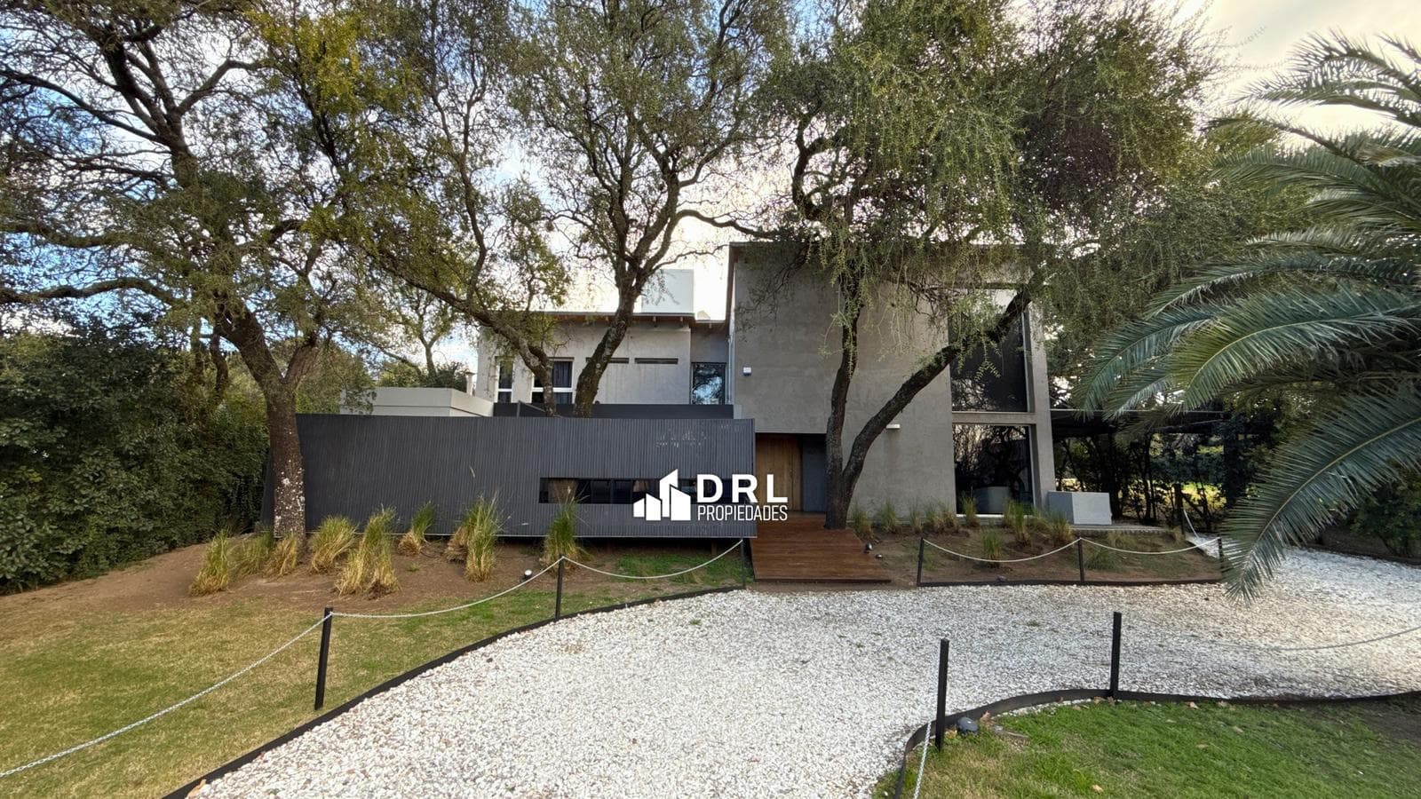 House in Lomas de la Carolina