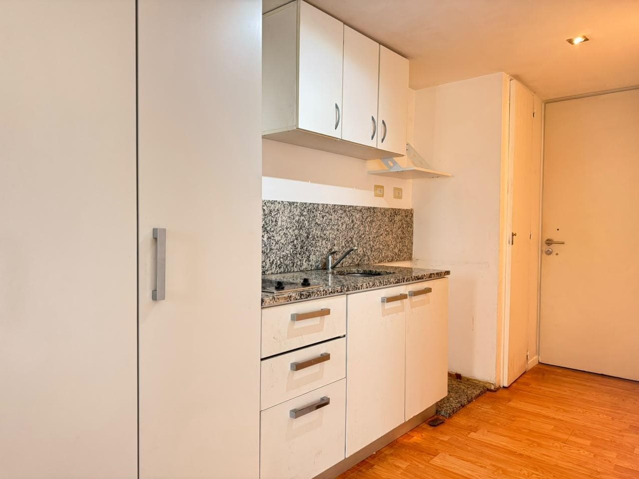 FOR RENT: Studio Apartment in San Telmo with Full Amenities
