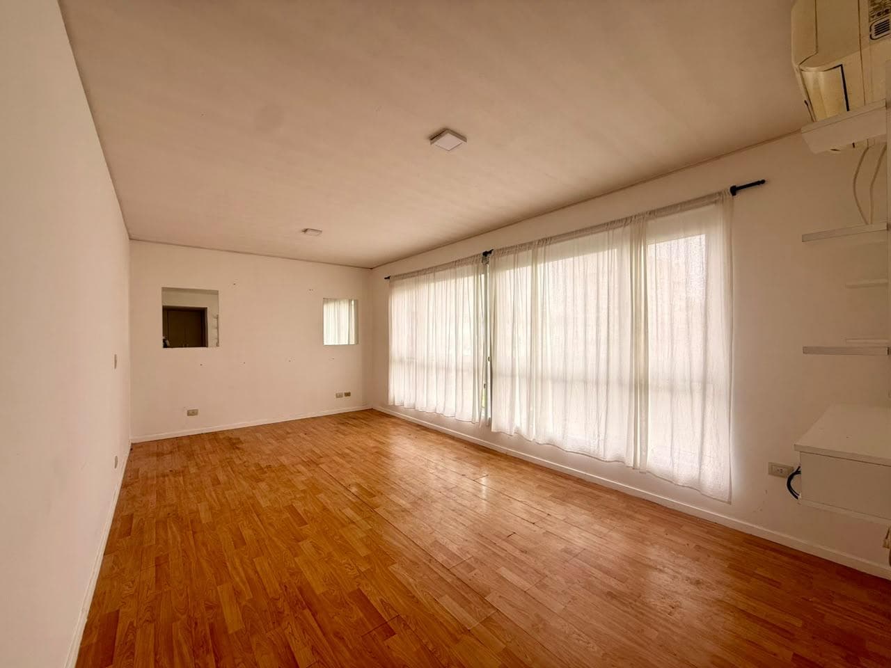 FOR RENT: Studio Apartment in San Telmo with Full Amenities