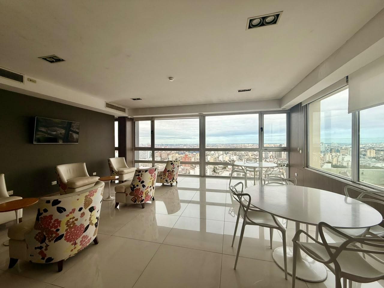 FOR RENT: Studio Apartment in San Telmo with Full Amenities