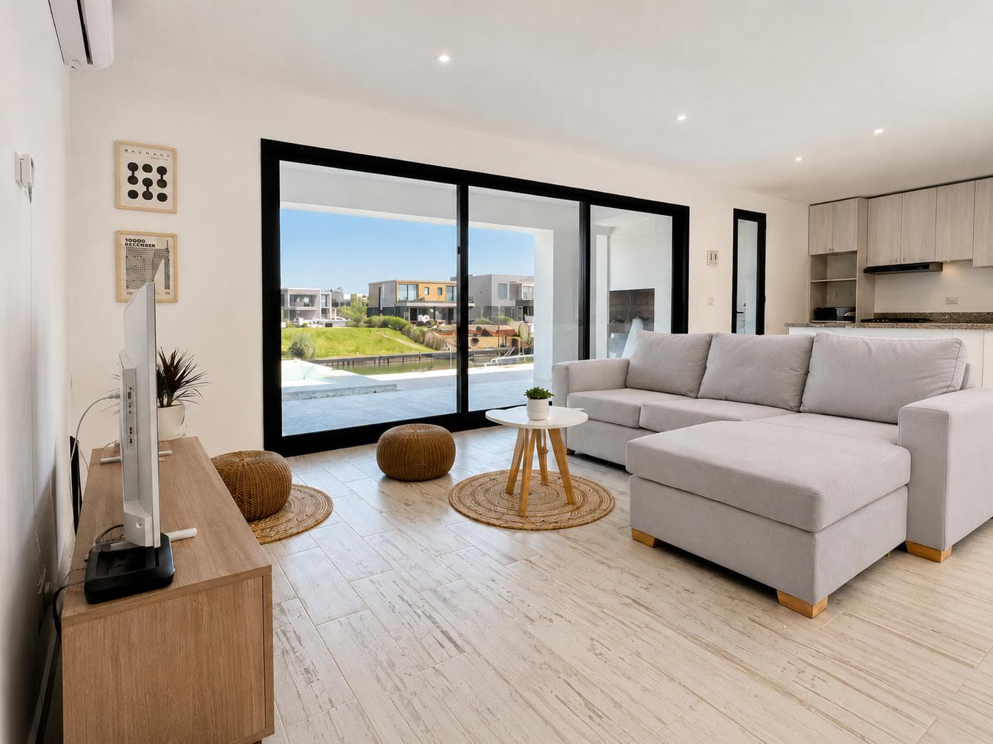 Annual Rental: FURNISHED House on the River with Private Dock, El Canal Neighborhood, Villanueva, Tigre