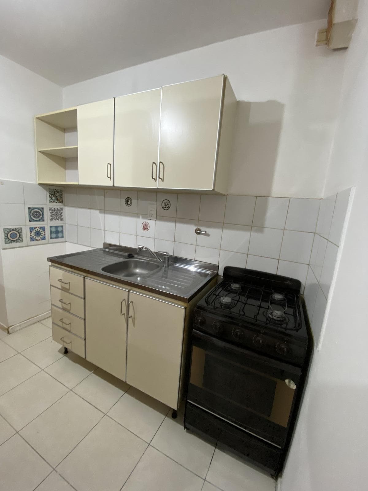 2-room apartment with balconies on Santa Rosa Street in the 900s