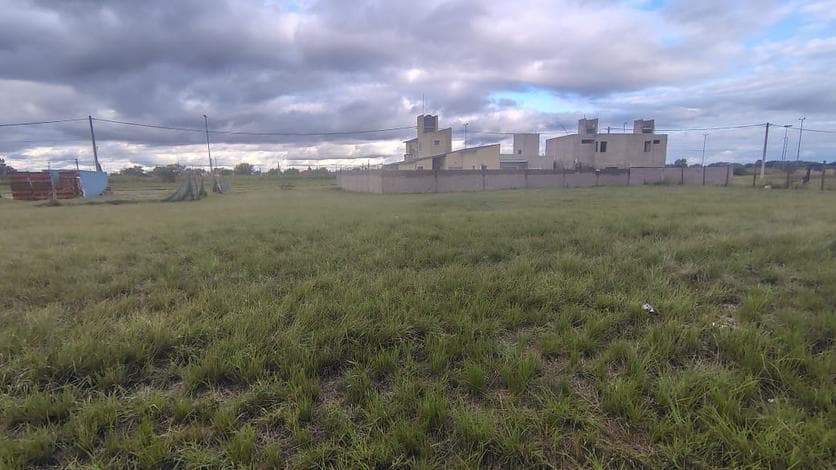 Lot for Sale in Valle Cercano, Suitable for a Duplex, with Security