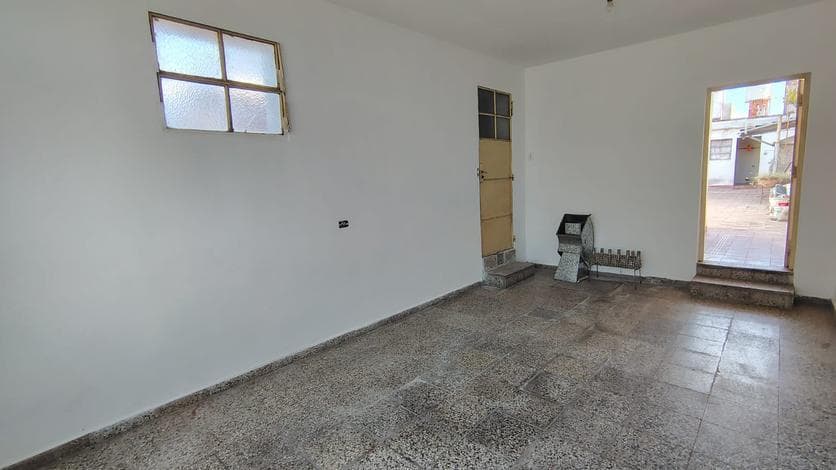 House and Two Apartments for Sale in Jardín del Pilar