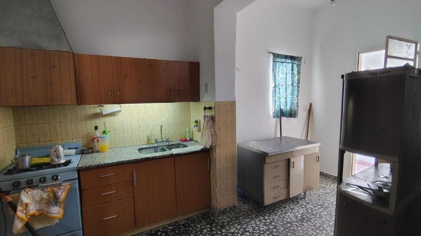 House and Two Apartments for Sale in Jardín del Pilar