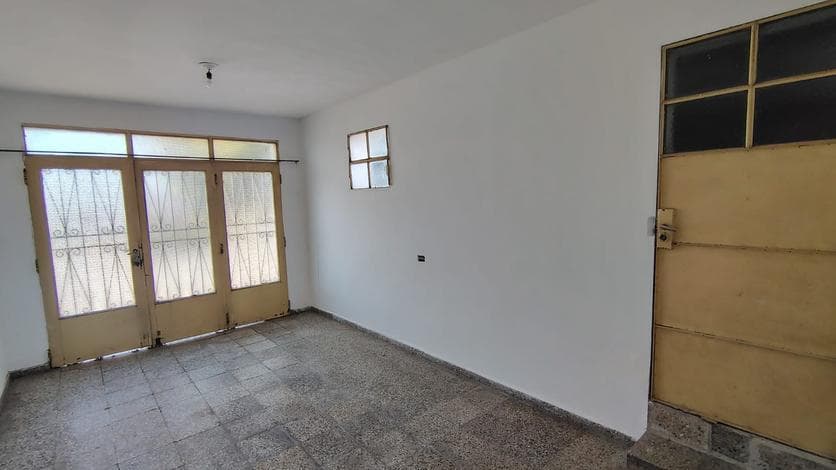 House and Two Apartments for Sale in Jardín del Pilar