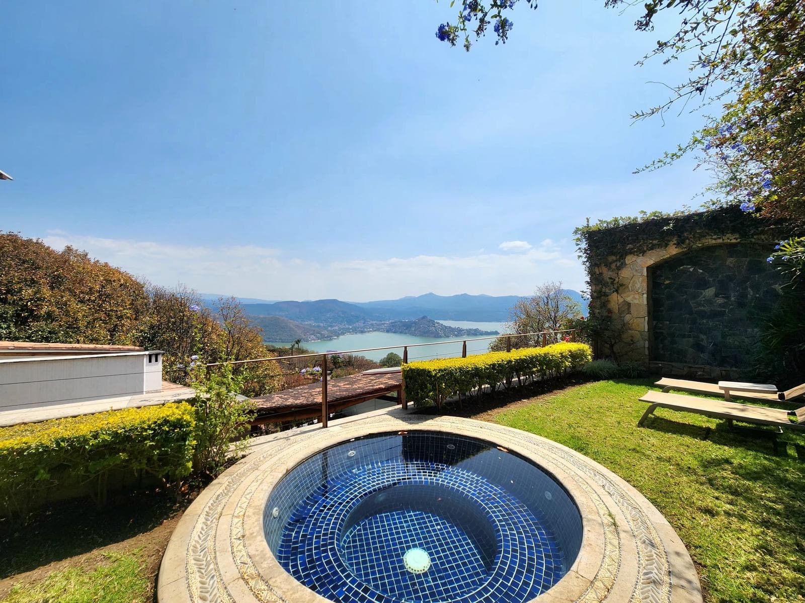 House for Rent, within the Sanctuary. Valle de Bravo