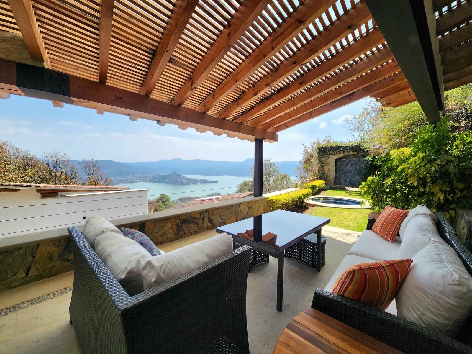 House for Rent, within the Sanctuary. Valle de Bravo