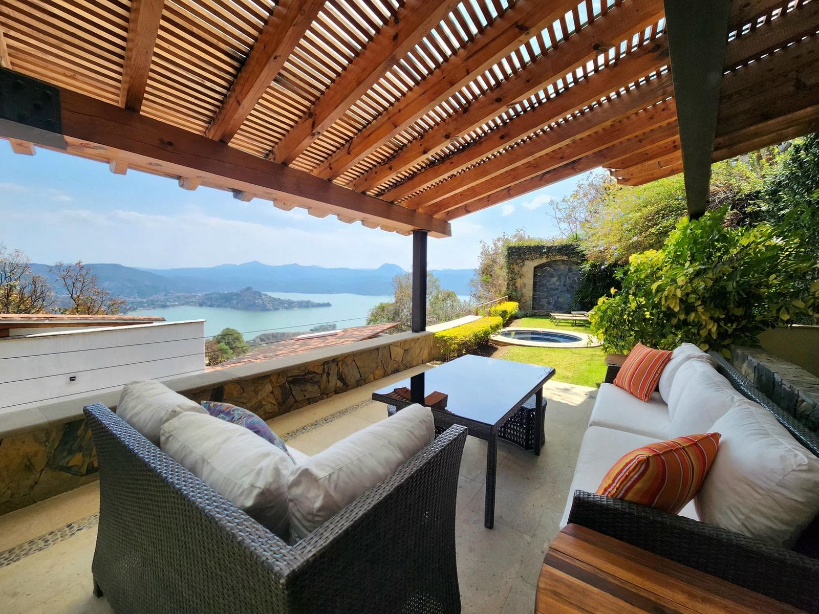 House for Rent, within the Sanctuary. Valle de Bravo