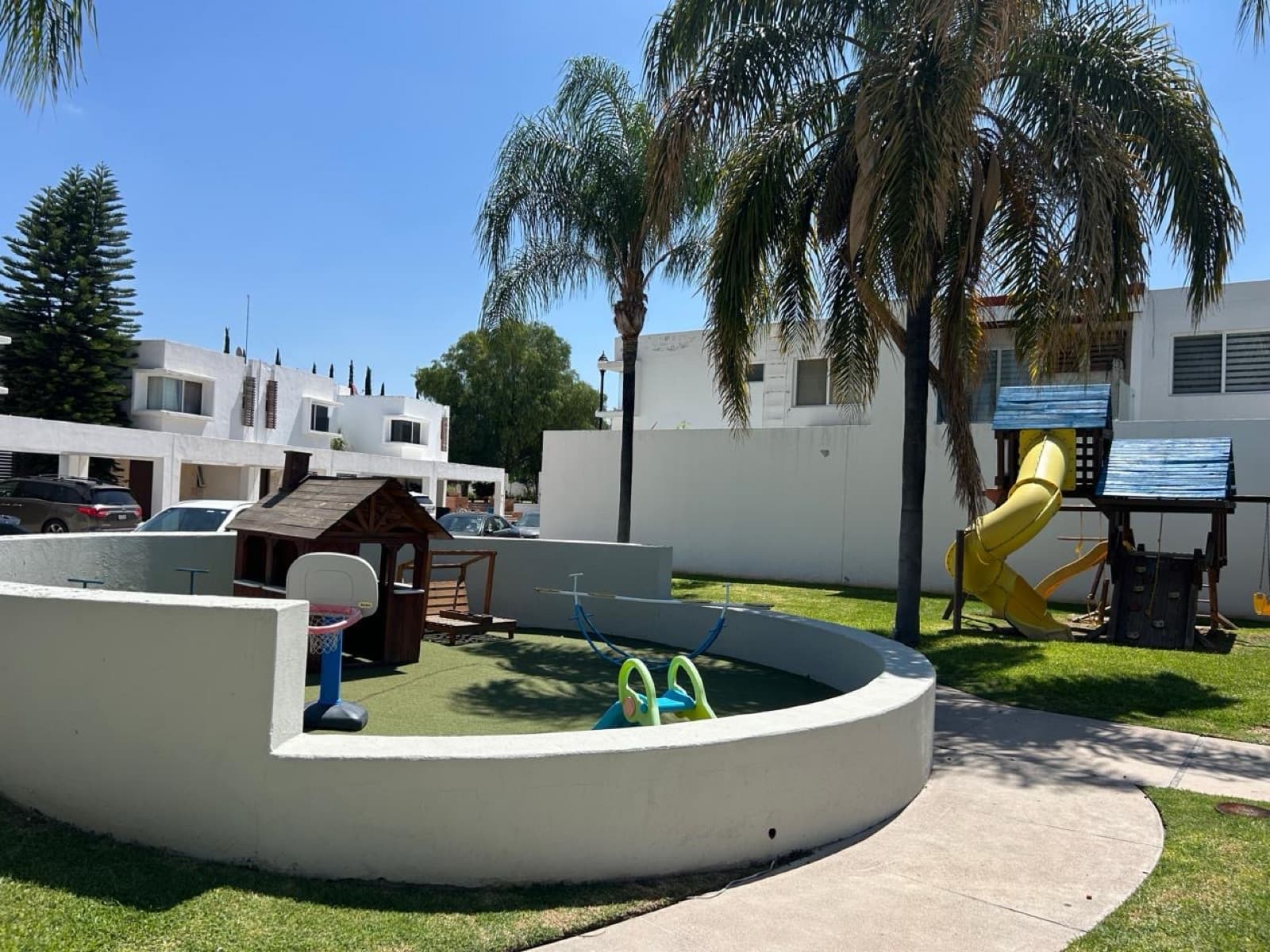 House in a condominium complex - San Telmo Subdivision