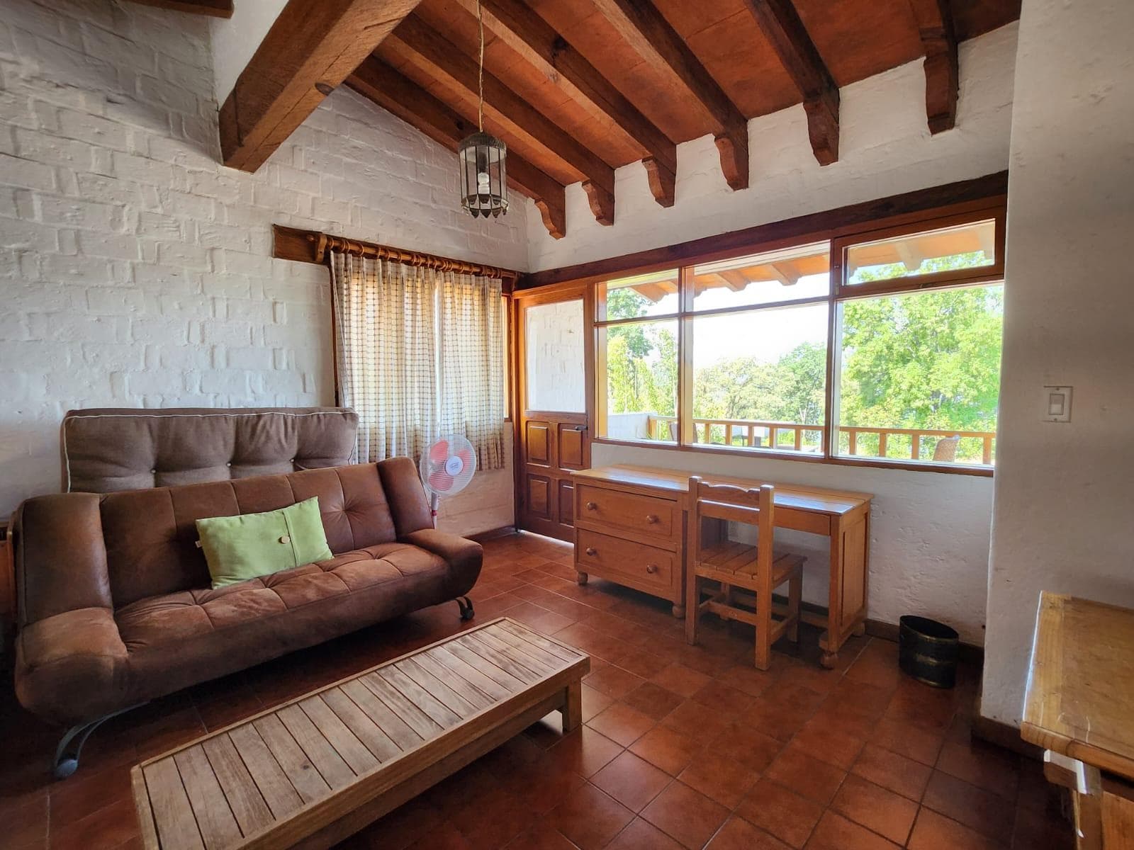 House for Rent, with a View of the Lake