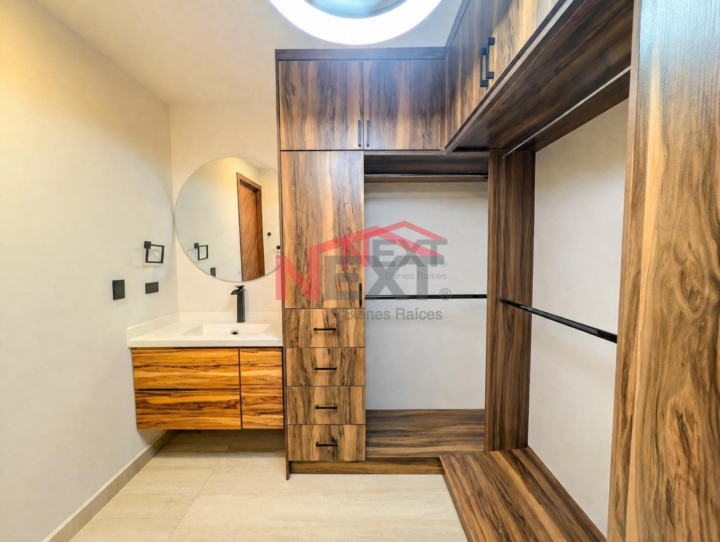 HOUSE FOR SALE IN ALTOZANO RESIDENCIAL