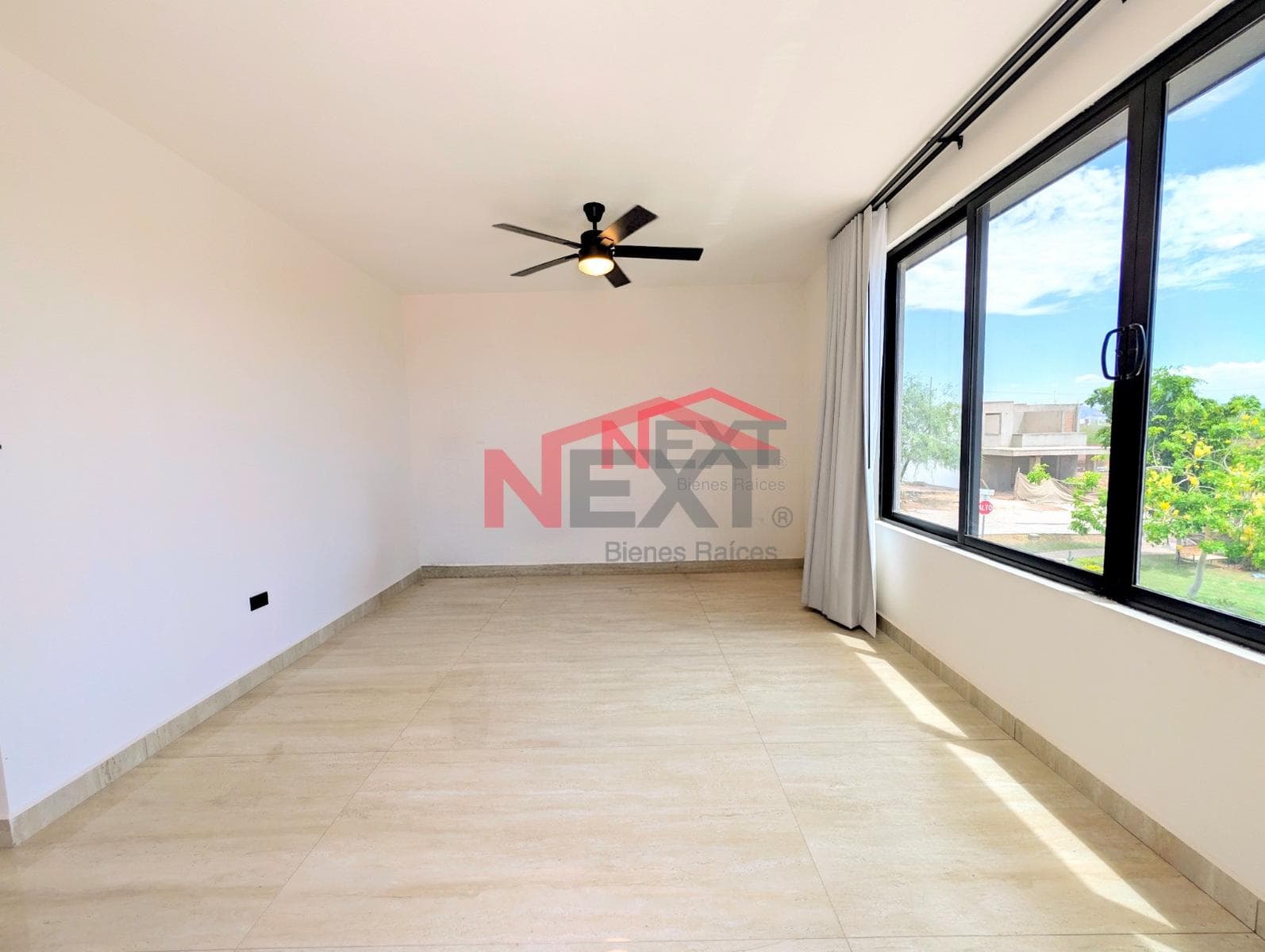 HOUSE FOR SALE IN ALTOZANO RESIDENCIAL