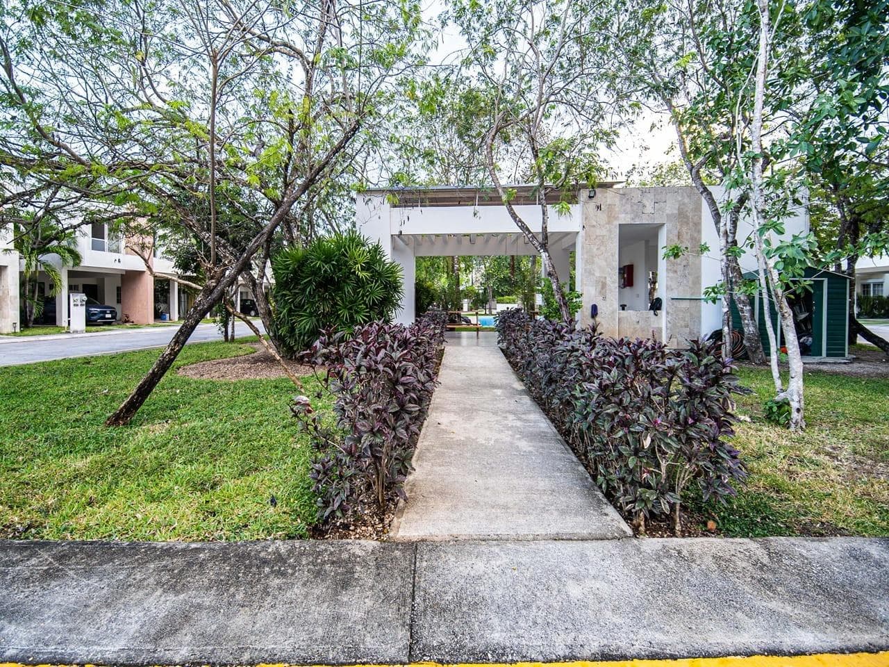 Furnished 3-Bedroom House for Rent | Selvanova, Playa del Carmen