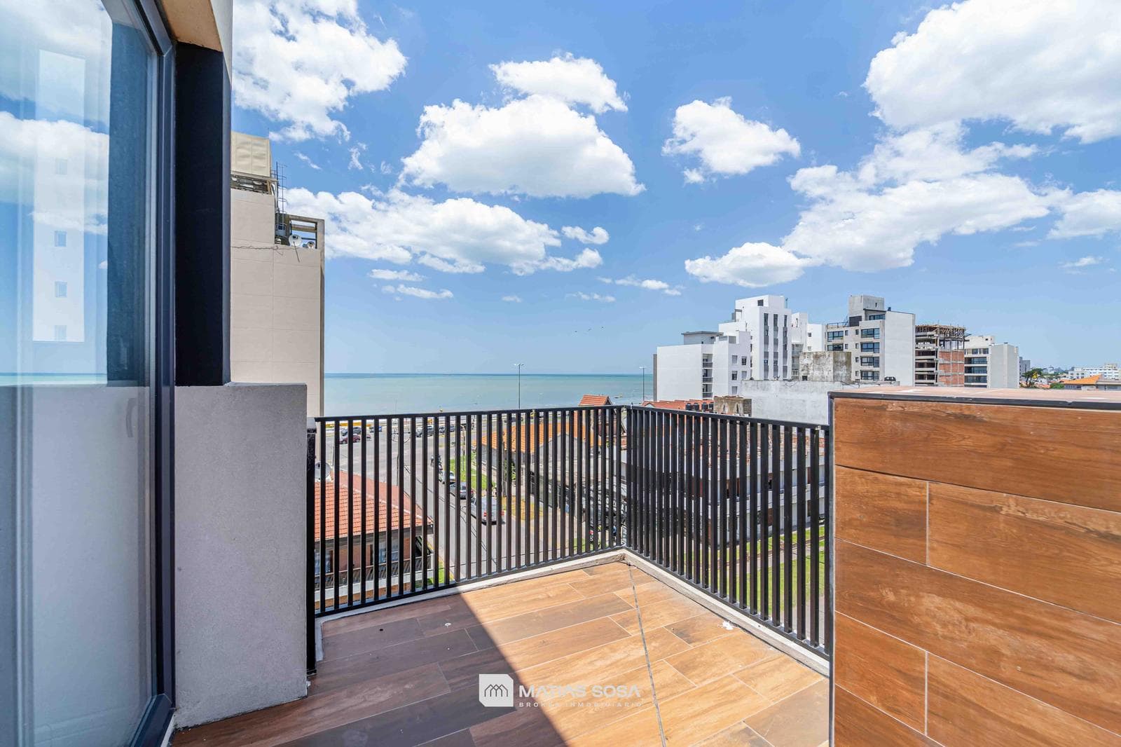 For Sale - 4-room duplex - Partial ocean view - Brand-new - Constitución area