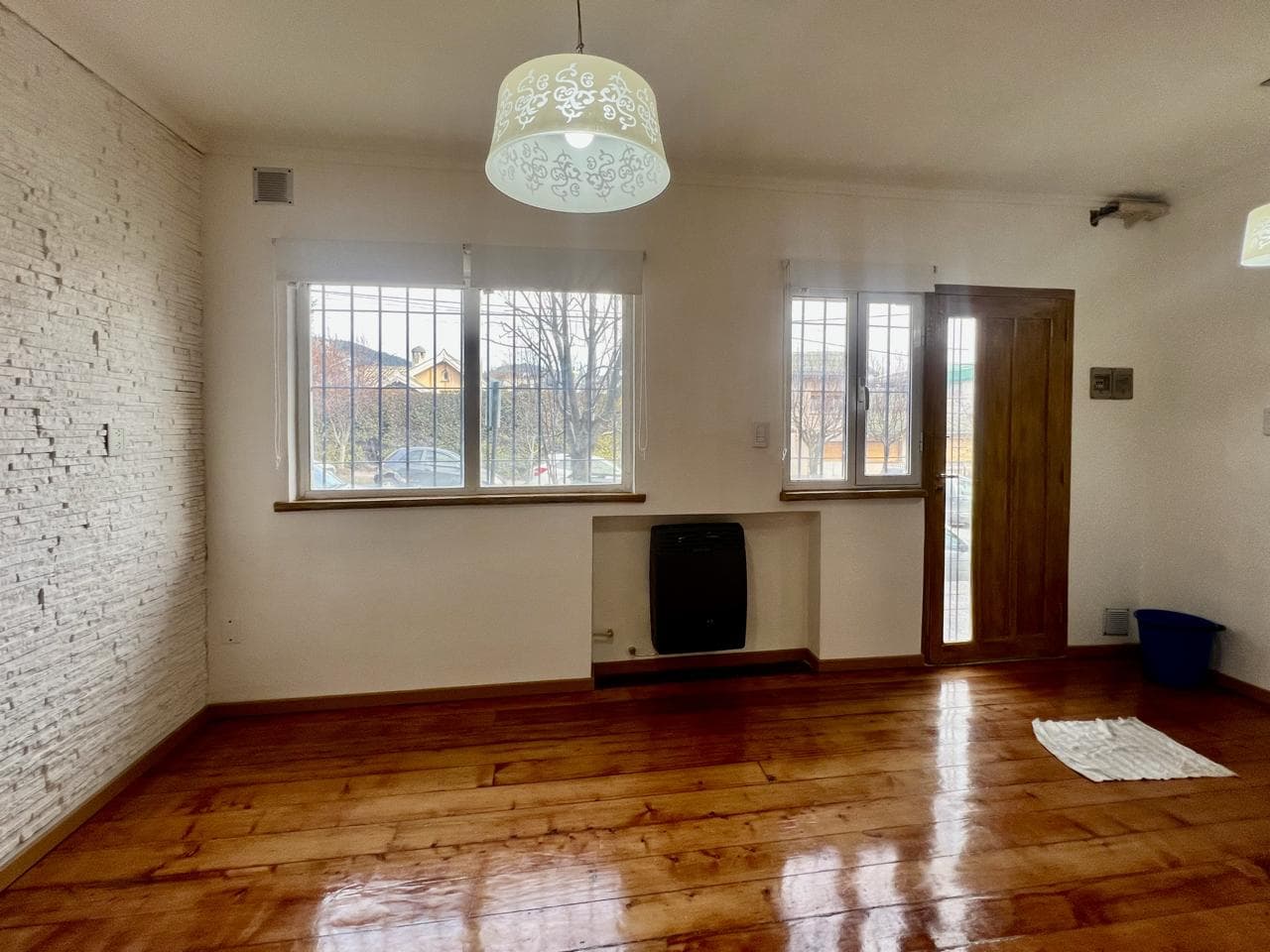 Central Studio Apartment - Long-Term Rental