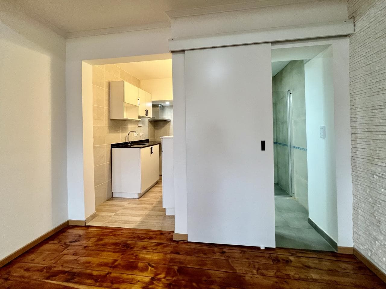 Central Studio Apartment - Long-Term Rental