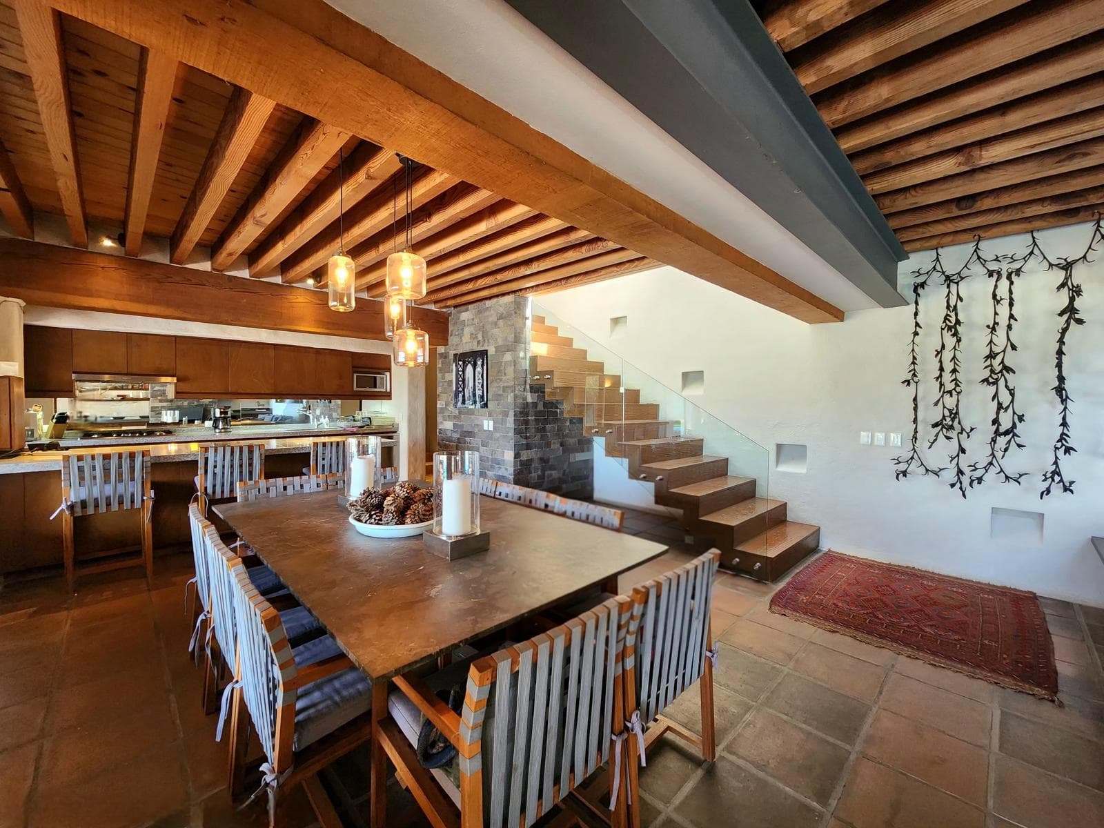 House for Sale with Lake Access in Valle de Bravo