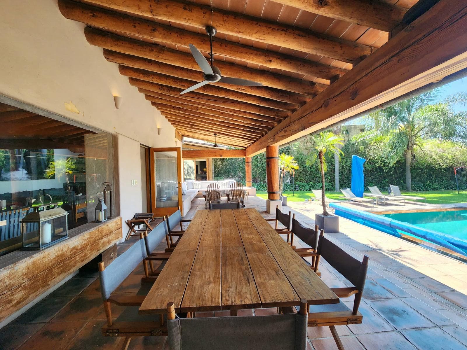 House for Sale with Lake Access in Valle de Bravo