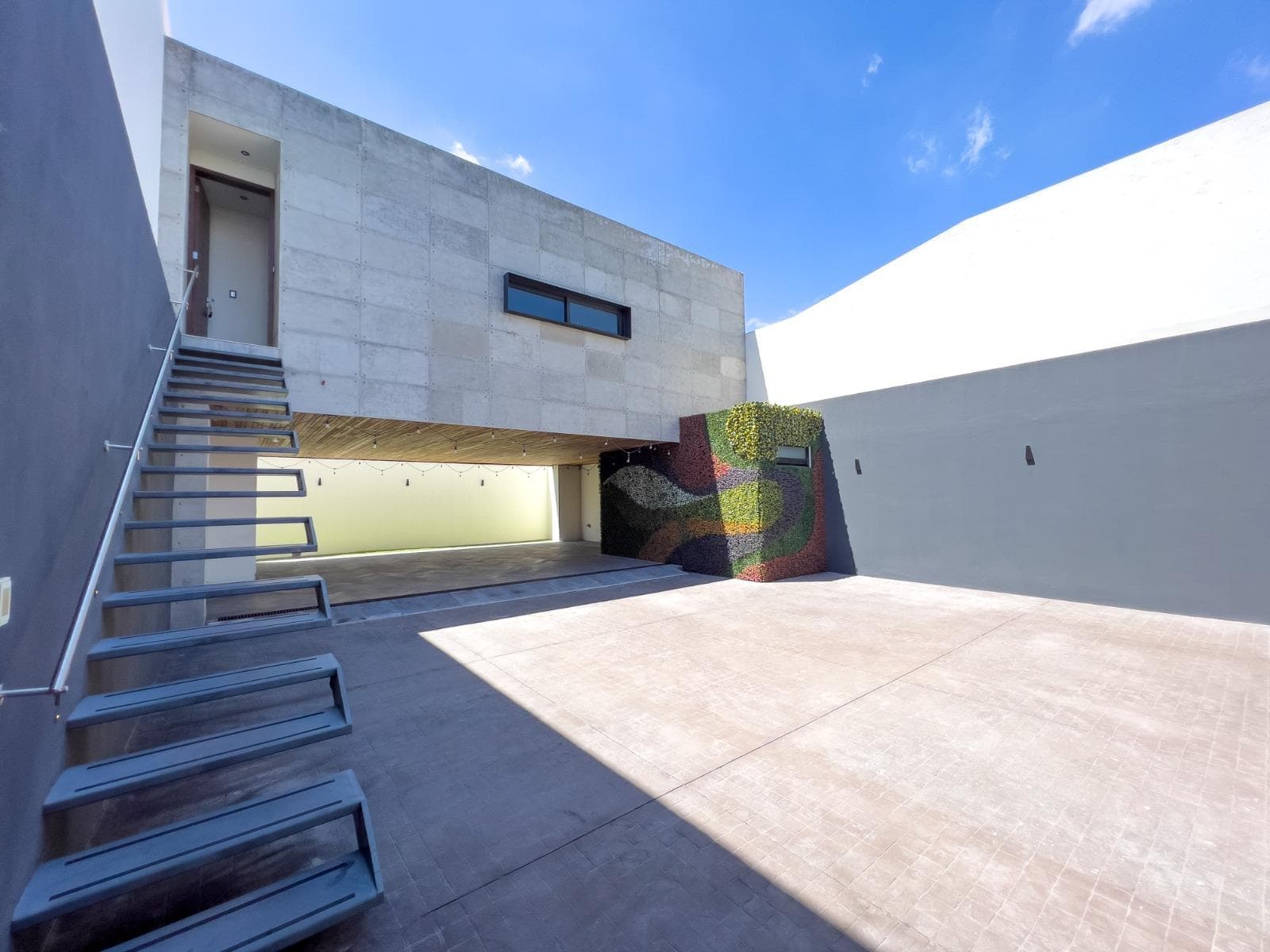 Bv. Roma, Lomas de Angelópolis, 72830 San Bernardino Tlaxcalancingo, Puebla.