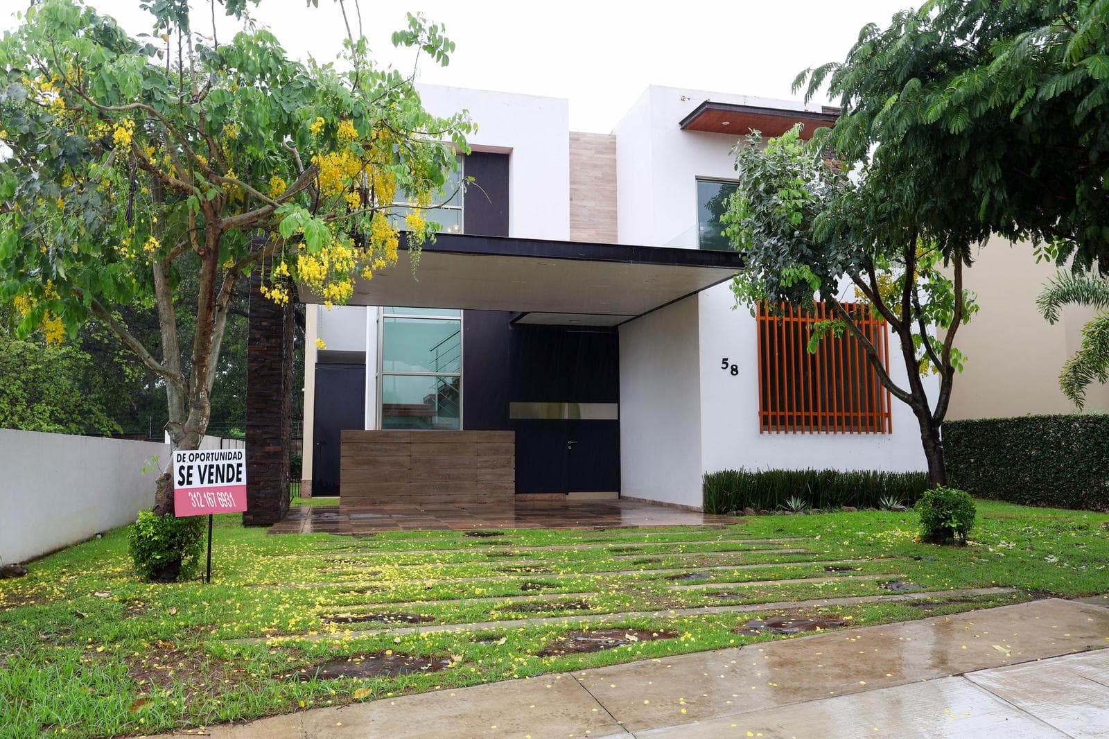 House for Sale in the Altozano Colima Condominium, with High Appreciation Potential