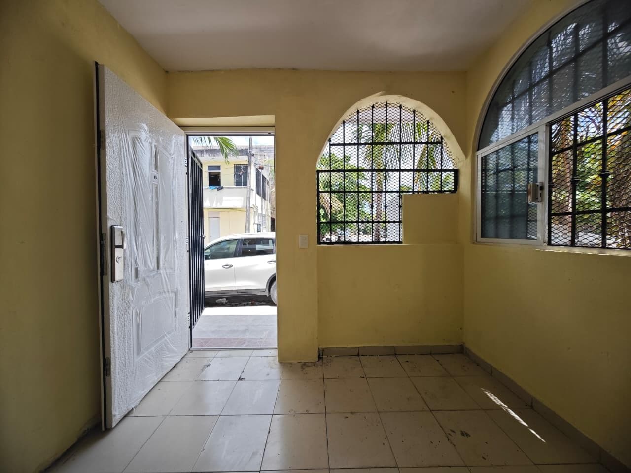 HOUSE FOR SALE WITH INDEPENDENT UNITS AND COMMERCIAL POTENTIAL IN LA GUADALUPANA, PLAYA DEL CARMEN