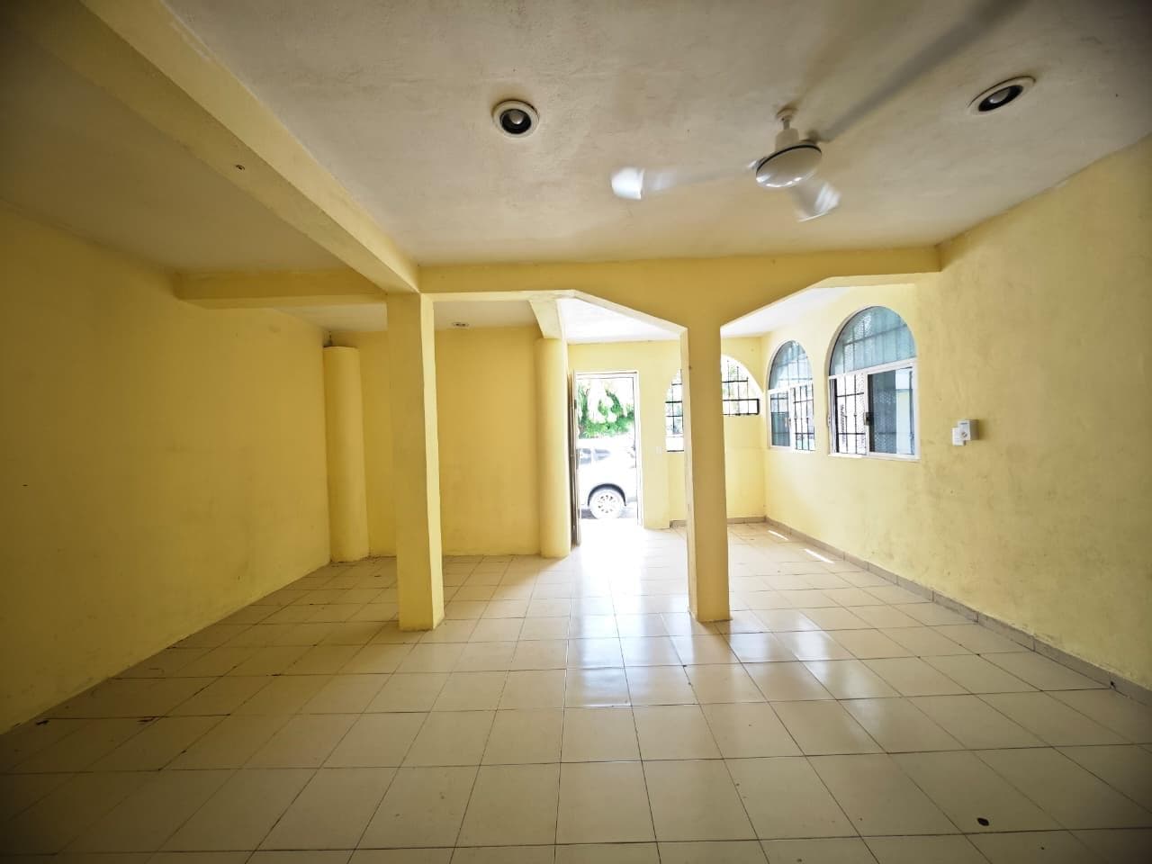 HOUSE FOR SALE WITH INDEPENDENT UNITS AND COMMERCIAL POTENTIAL IN LA GUADALUPANA, PLAYA DEL CARMEN
