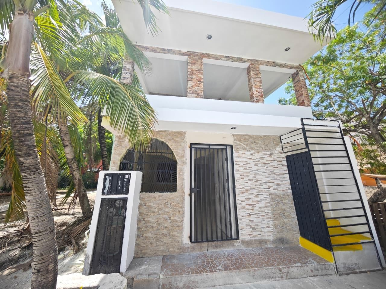 HOUSE FOR SALE WITH INDEPENDENT UNITS AND COMMERCIAL POTENTIAL IN LA GUADALUPANA, PLAYA DEL CARMEN