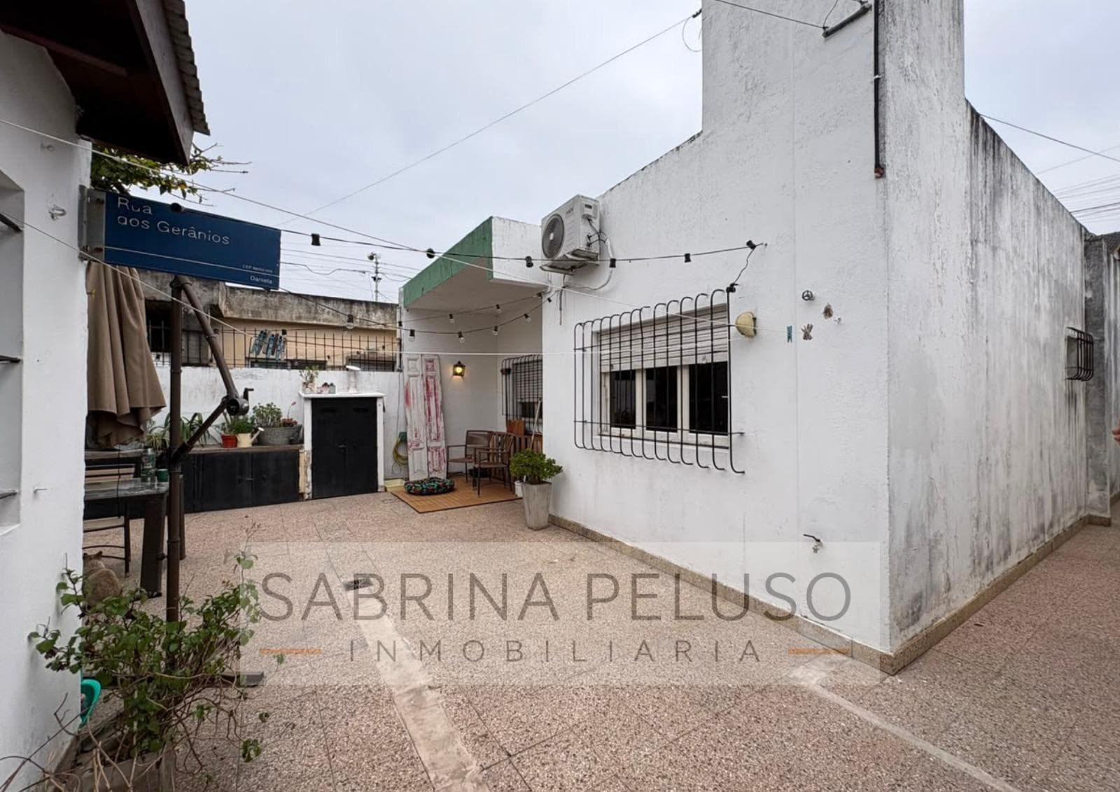 House for Sale in Downtown Merlo