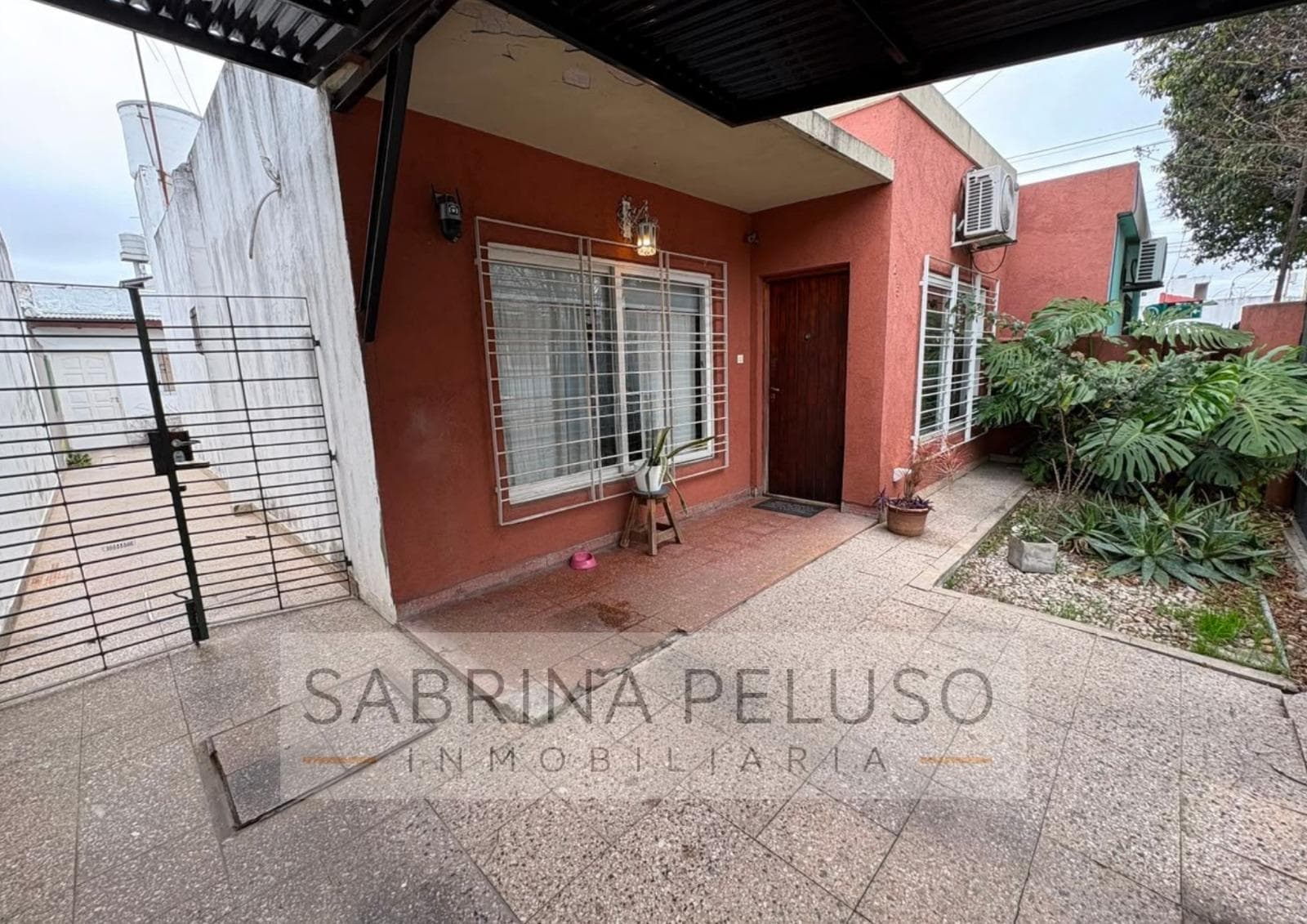 House for Sale in Downtown Merlo