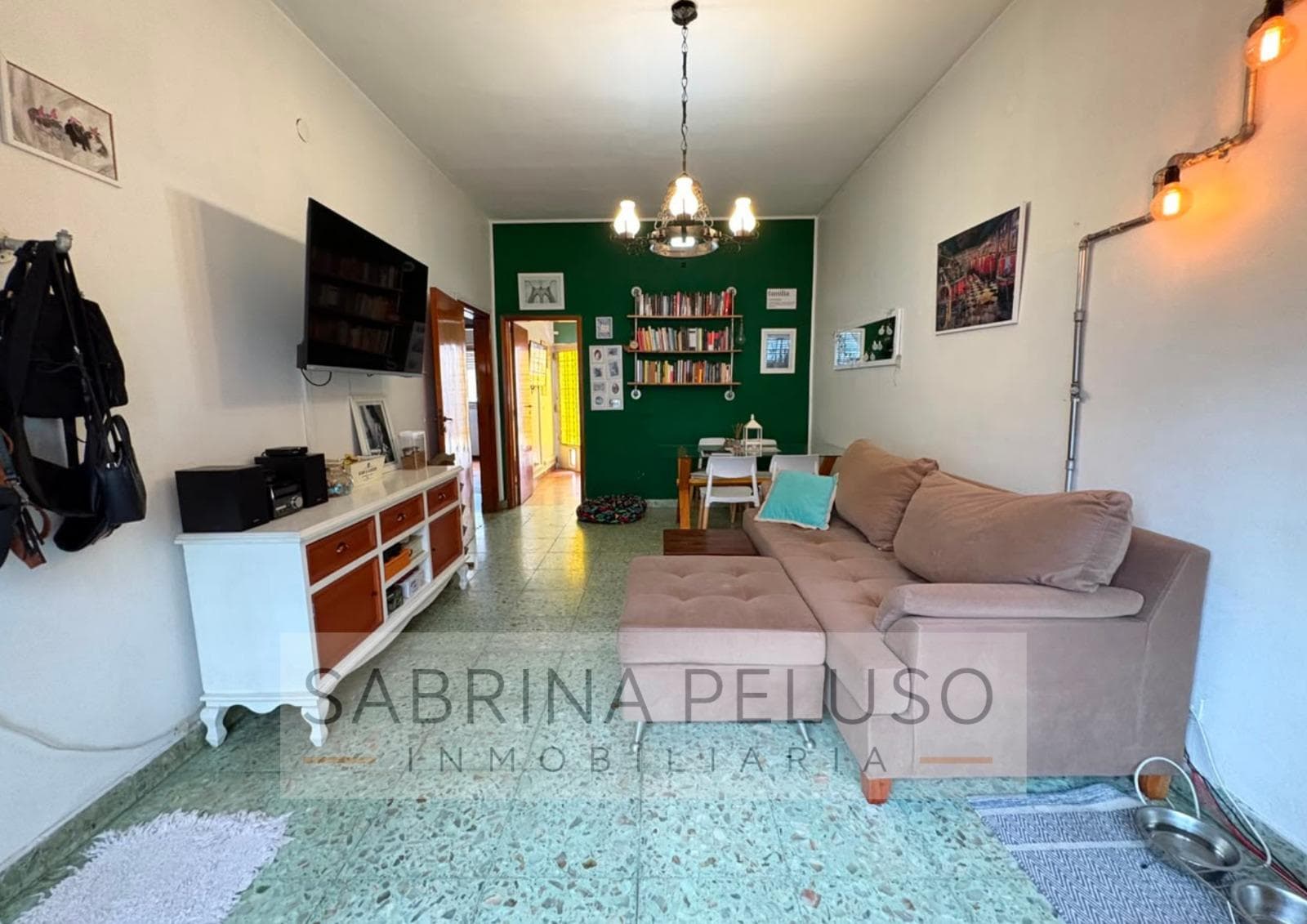 House for Sale in Downtown Merlo
