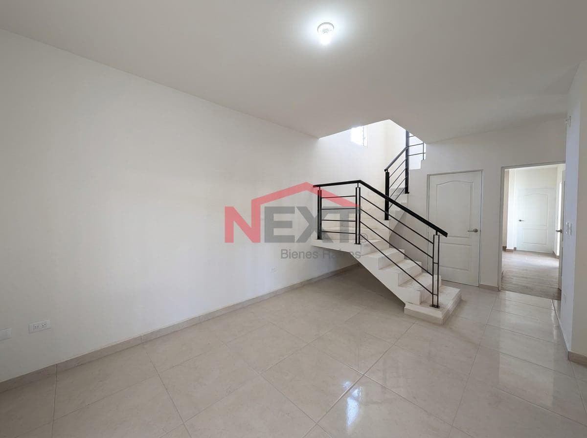HOUSE FOR SALE IN THE CATANIA RESIDENTIAL AREA