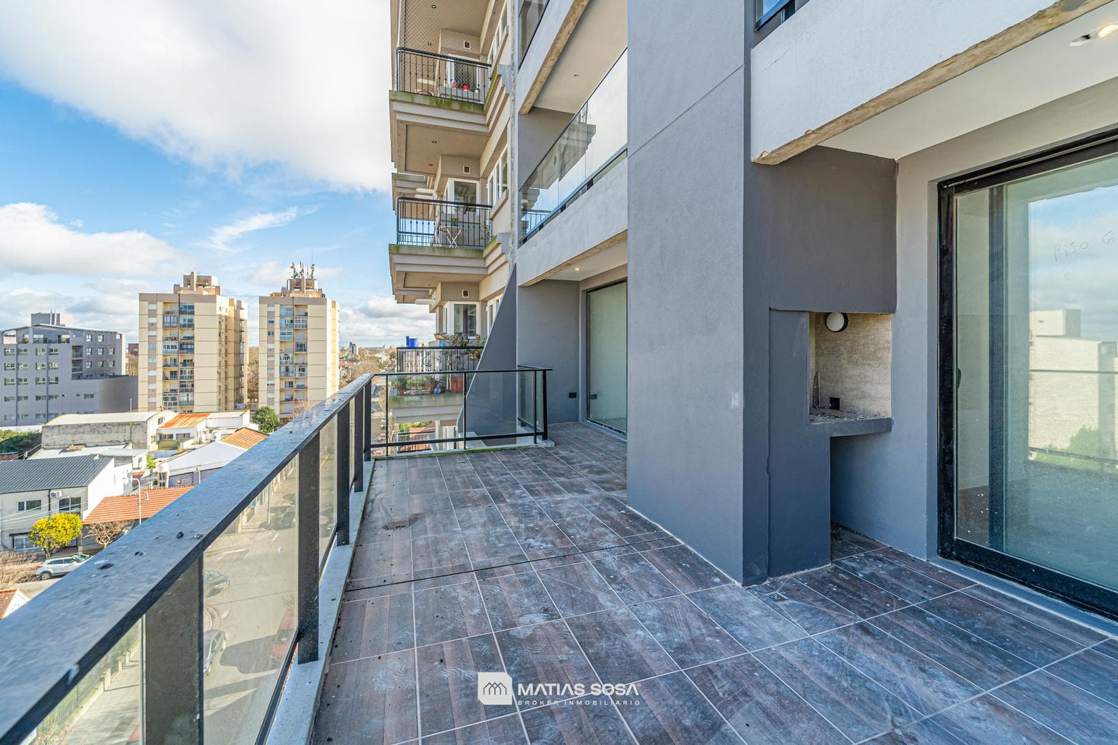For Sale - Brand-new apartment - 8th floor - Bright - Grill on the balcony - Optional parking space