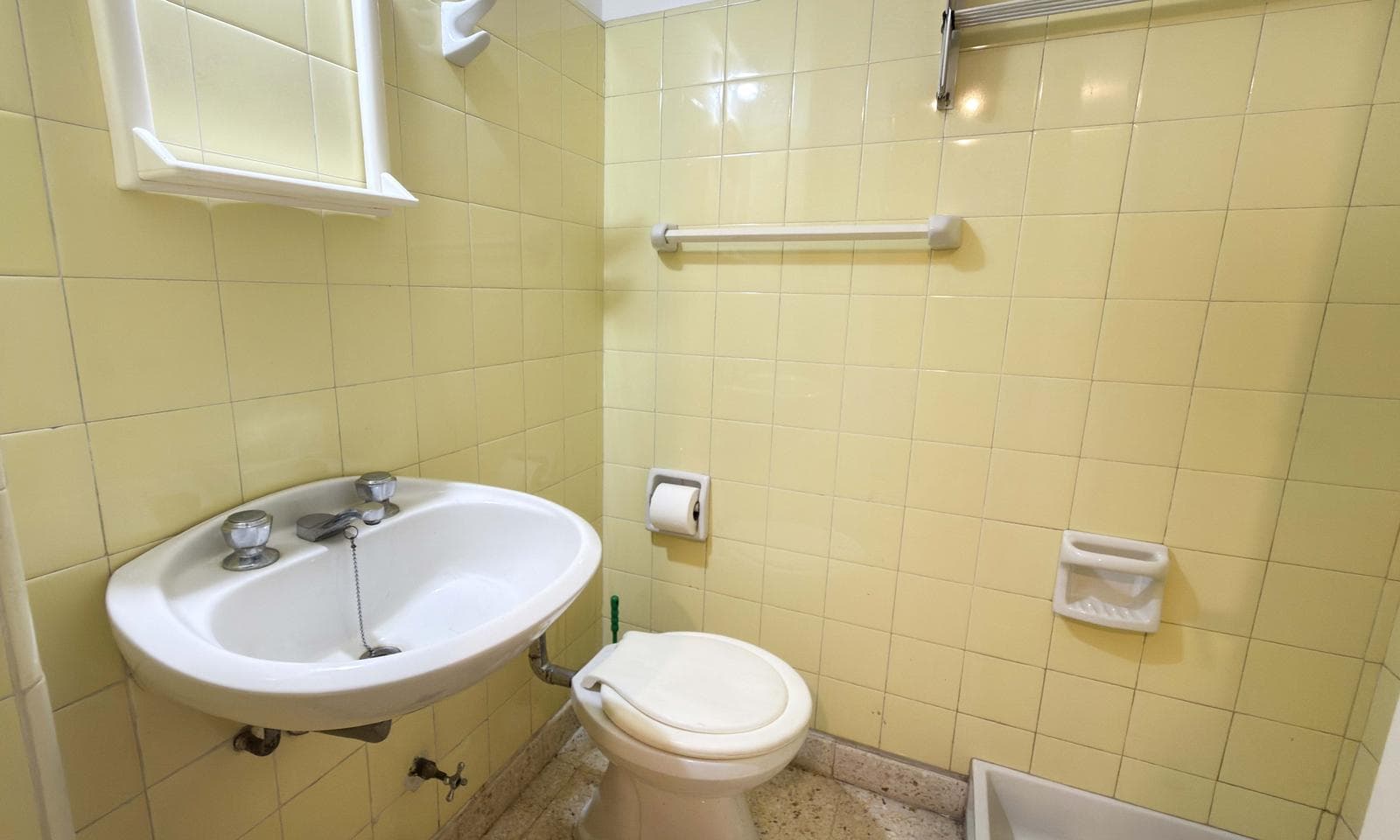 Apartment for sale in Belgrano R: 4 bedrooms plus a utility room and garage