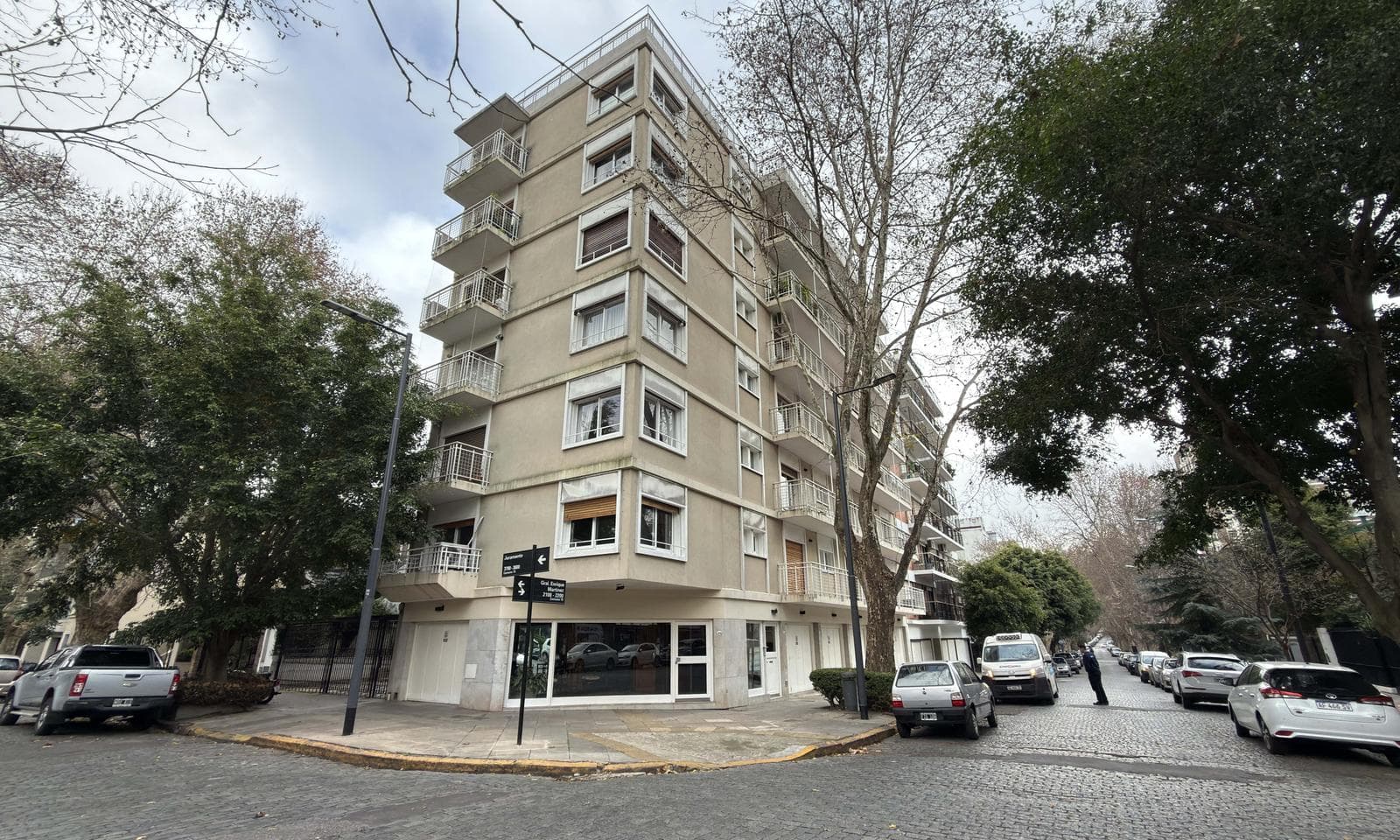 Apartment for sale in Belgrano R: 4 bedrooms plus a utility room and garage