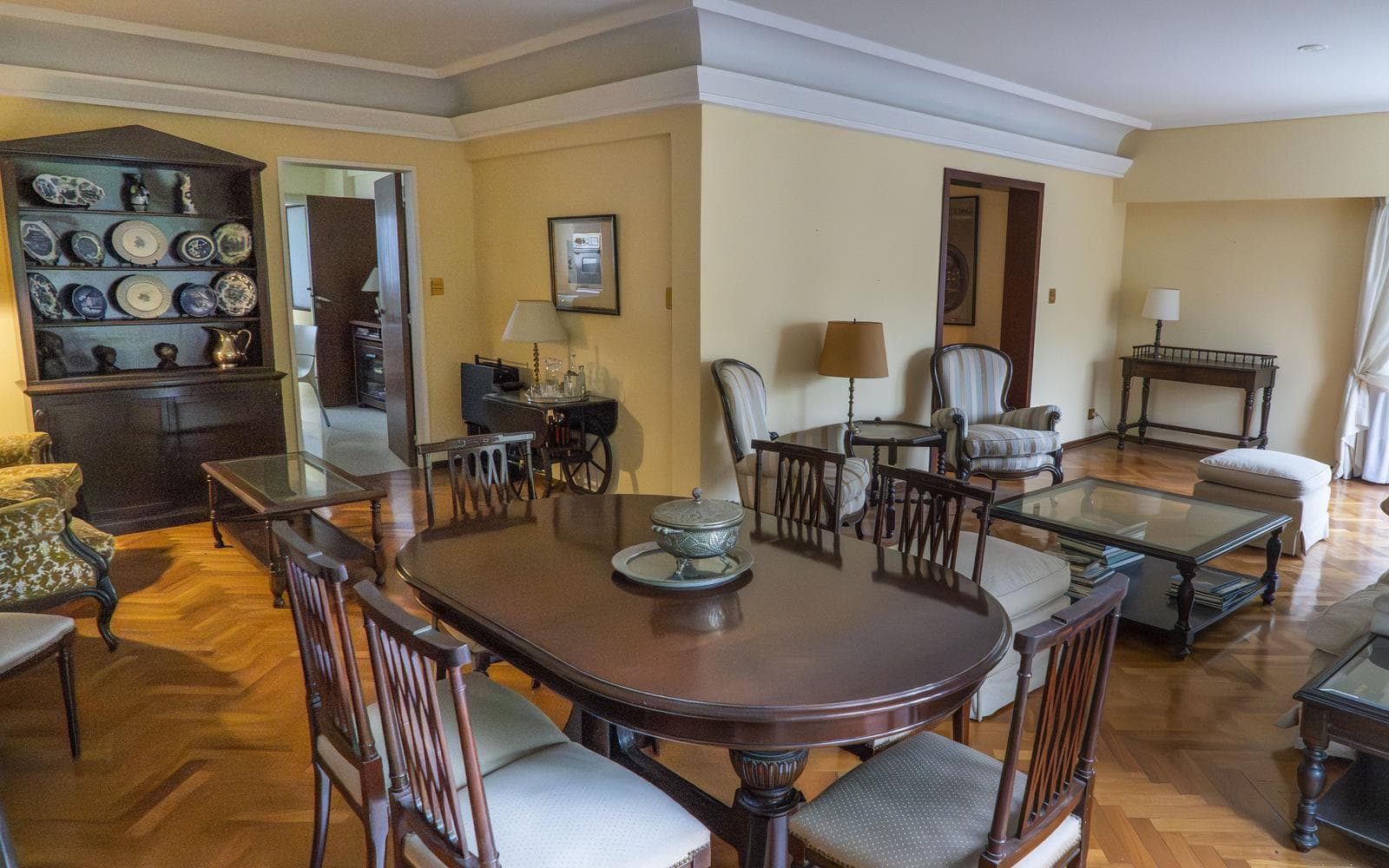 Apartment for sale in Belgrano R: 4 bedrooms plus a utility room and garage