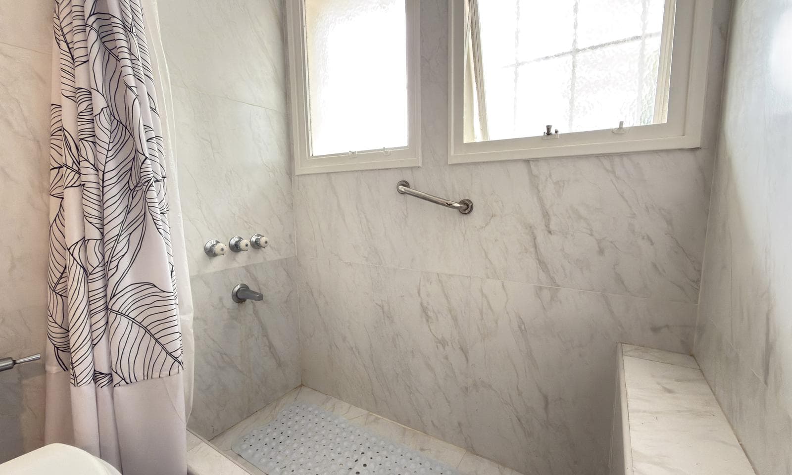 Apartment for sale in Belgrano R: 4 bedrooms plus a utility room and garage