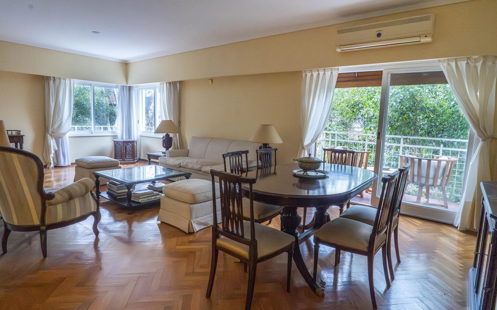 Apartment for sale in Belgrano R: 4 bedrooms plus a utility room and garage