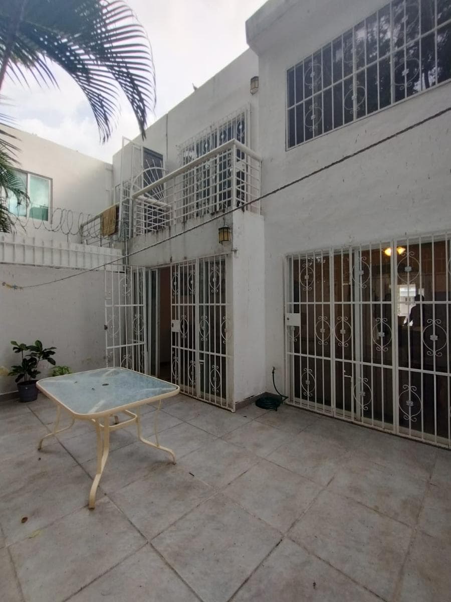 CASA EN VENTA VILLAMARINO AV 135 CANCUN ZONA SUR