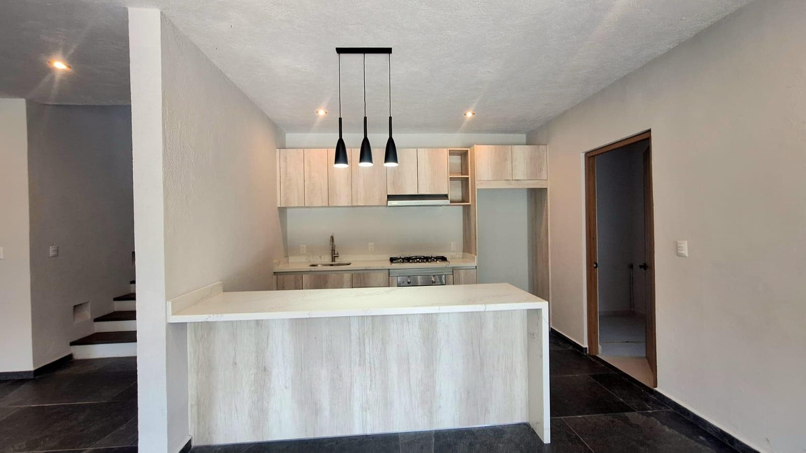 House for Sale, Avándaro.