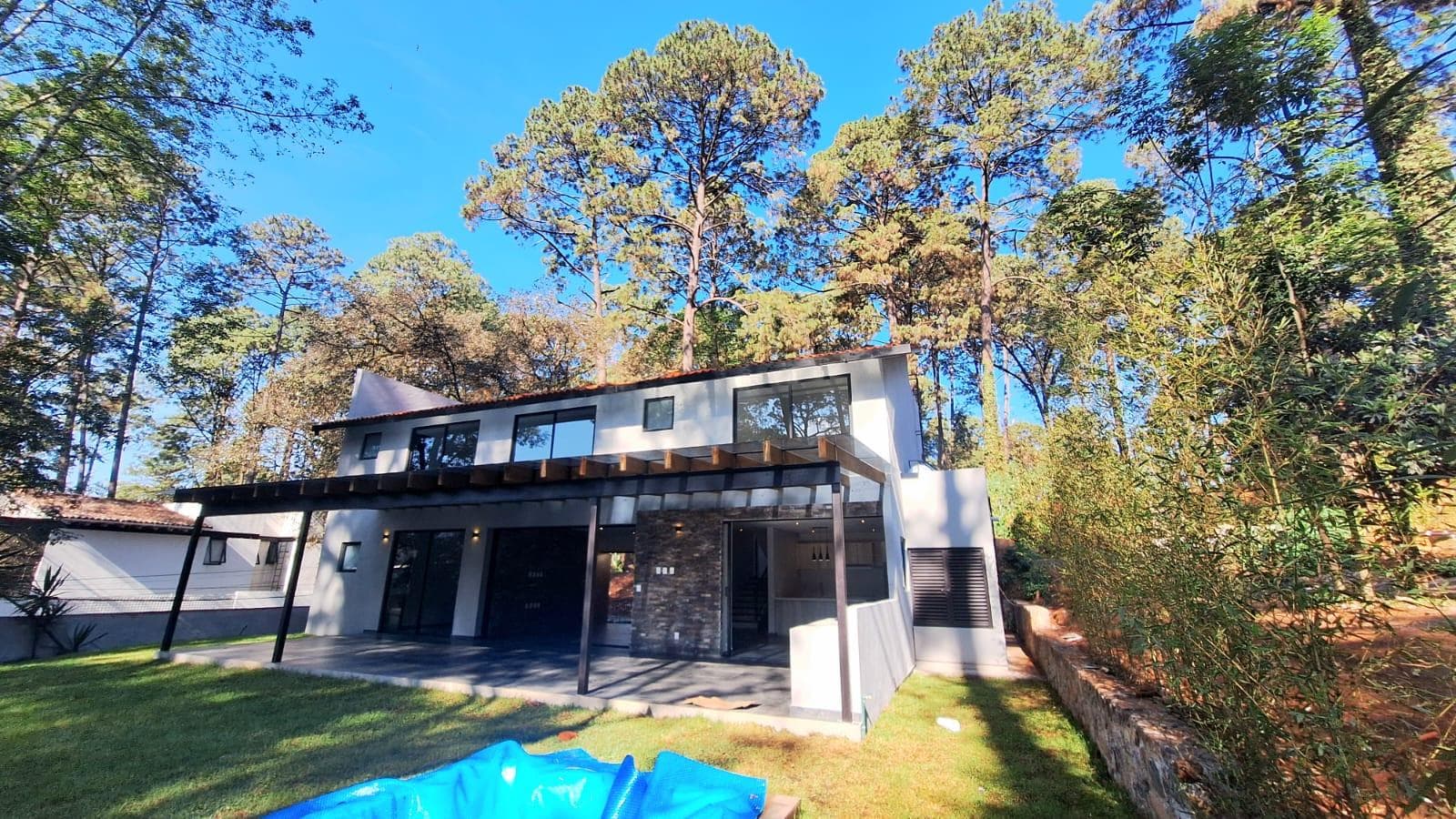 House for Sale, Avándaro.