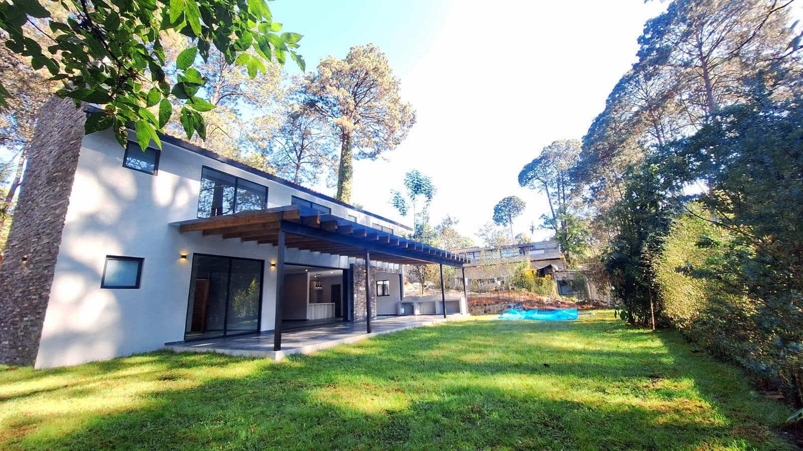 House for Sale, Avándaro.